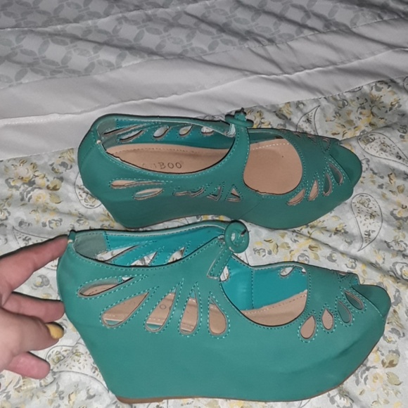 Blue heels - Picture 2 of 4